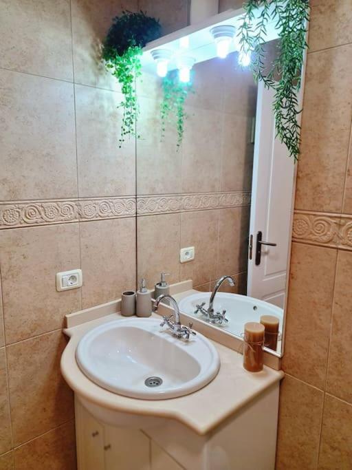 Homely Apt In Modern Building With Pool 산미겔데아보나 외부 사진