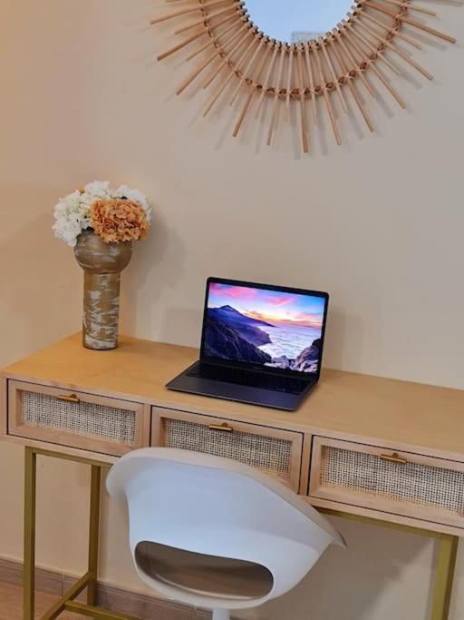 Homely Apt In Modern Building With Pool 산미겔데아보나 외부 사진
