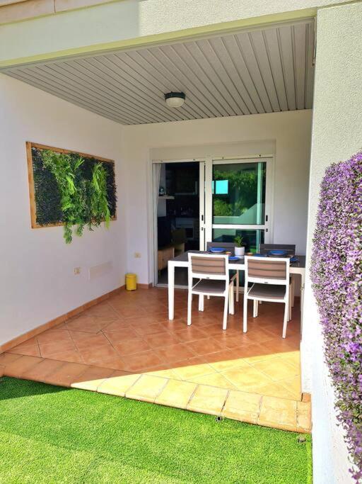 Homely Apt In Modern Building With Pool 산미겔데아보나 외부 사진